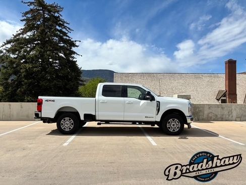 Used 2025 Ford F250 Lariat AWD/4WD image 3