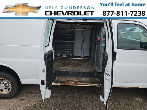 Used 2017 Chevrolet Express 3500 Extended image 8