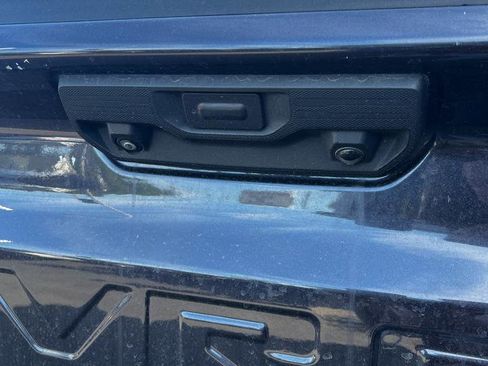 Used 2022 Chevrolet Silverado 1500 RST AWD/4WD image 7
