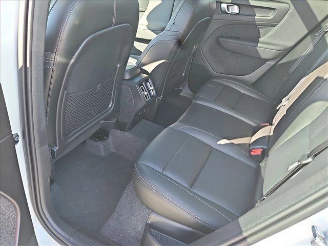 Used 2025 Volvo XC40 B5 Ultra w/ Climate Package AWD/4WD image 21