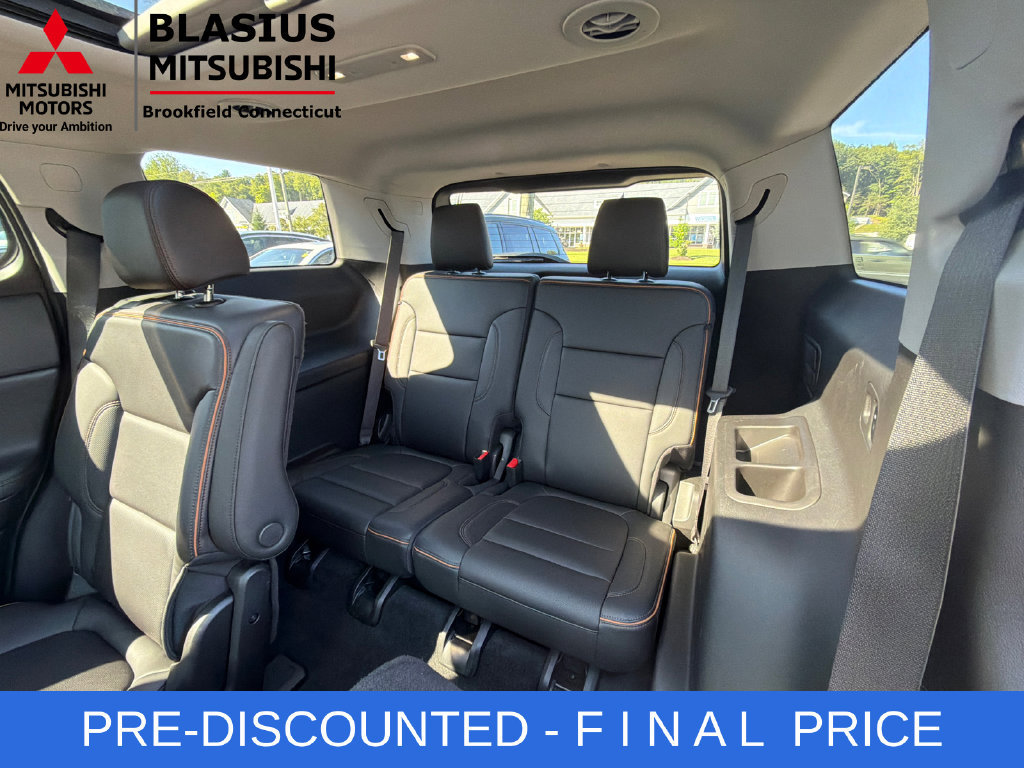 Used 2023 GMC Acadia AT4 w/ GMC Pro Grade Package AWD/4WD image 33