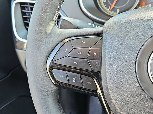 Used 2023 Jeep Cherokee Altitude Lux image 22