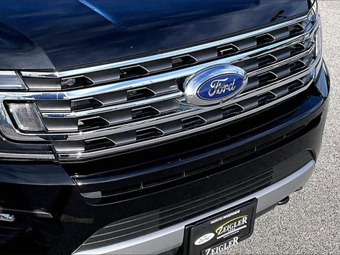 Certified 2020 Ford Expedition XLT w/ Equipment Group 202A image 30