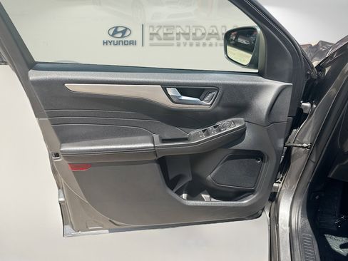 Used 2022 Ford Escape SEL FWD image 17
