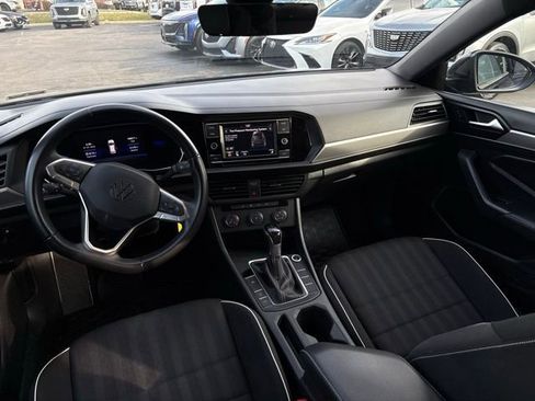 Used 2022 Volkswagen Jetta Sport image 18