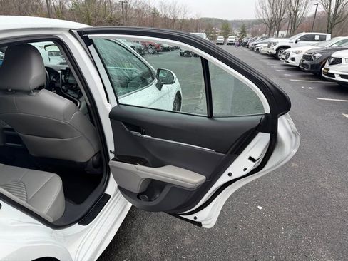 Used 2021 Toyota Camry SE image 29