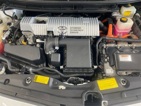 Used 2013 Toyota Prius Two image 29