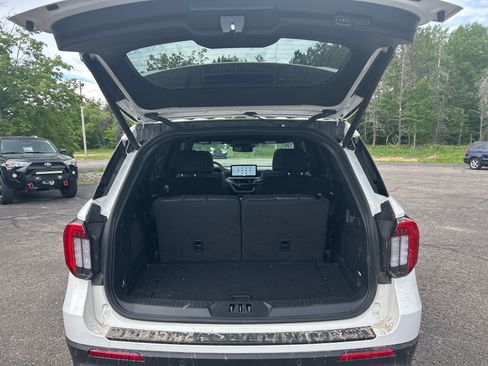 Used 2025 Ford Explorer ST AWD/4WD image 12
