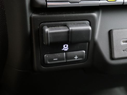 Certified 2021 Chevrolet Silverado 1500 Custom w/ Rally Edition AWD/4WD image 31
