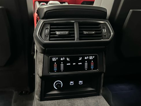 Used 2025 Lamborghini Urus SE image 41