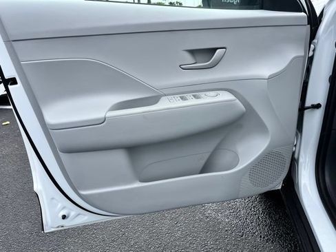 New 2026 Hyundai Kona SE FWD image 16