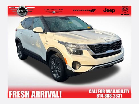 Used 2023 Kia Seltos LX AWD/4WD image 1