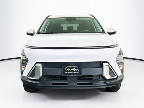 Used 2025 Hyundai Kona SEL image 2