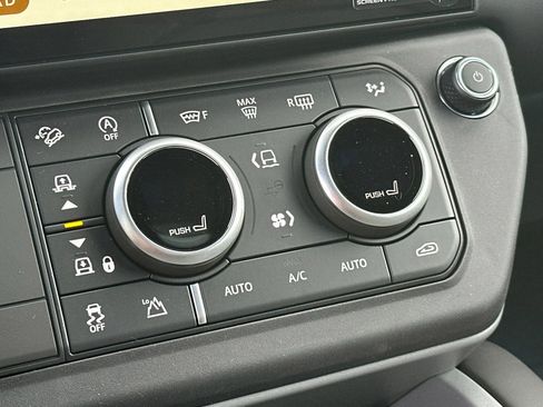 New 2026 Land Rover Defender 130 V8 image 21
