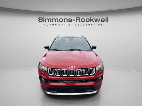 Used 2025 Jeep Compass Limited AWD/4WD image 8