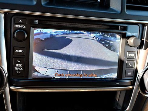 Used 2013 Toyota Highlander FWD image 25