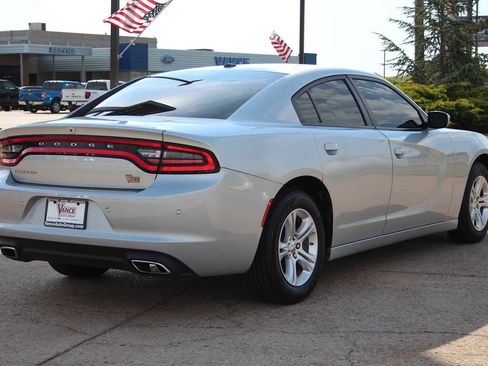 Used 2022 Dodge Charger SXT RWD image 10