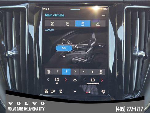 Certified 2025 Volvo XC60 B5 Core image 18