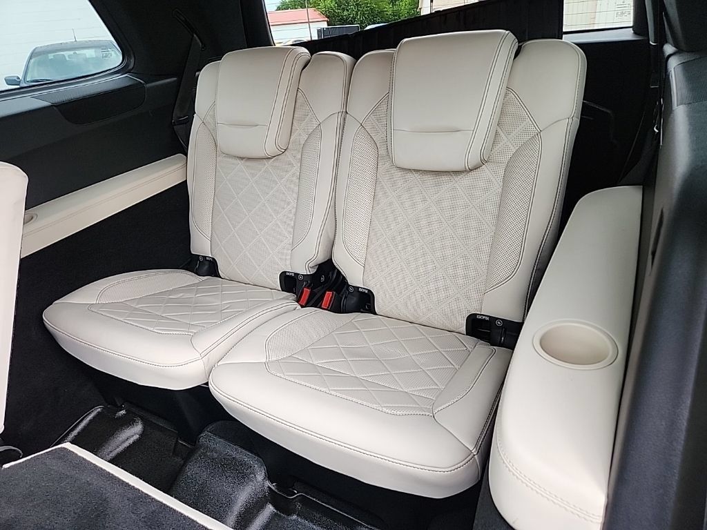 Used 2018 Mercedes-Benz GLS 550 4MATIC image 32