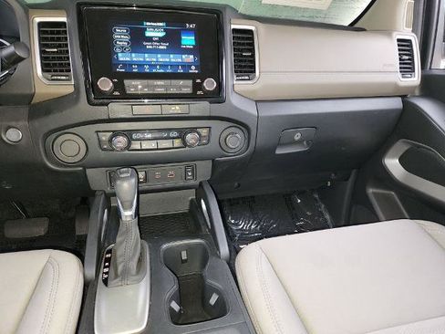 Certified 2022 Nissan Frontier SV image 16