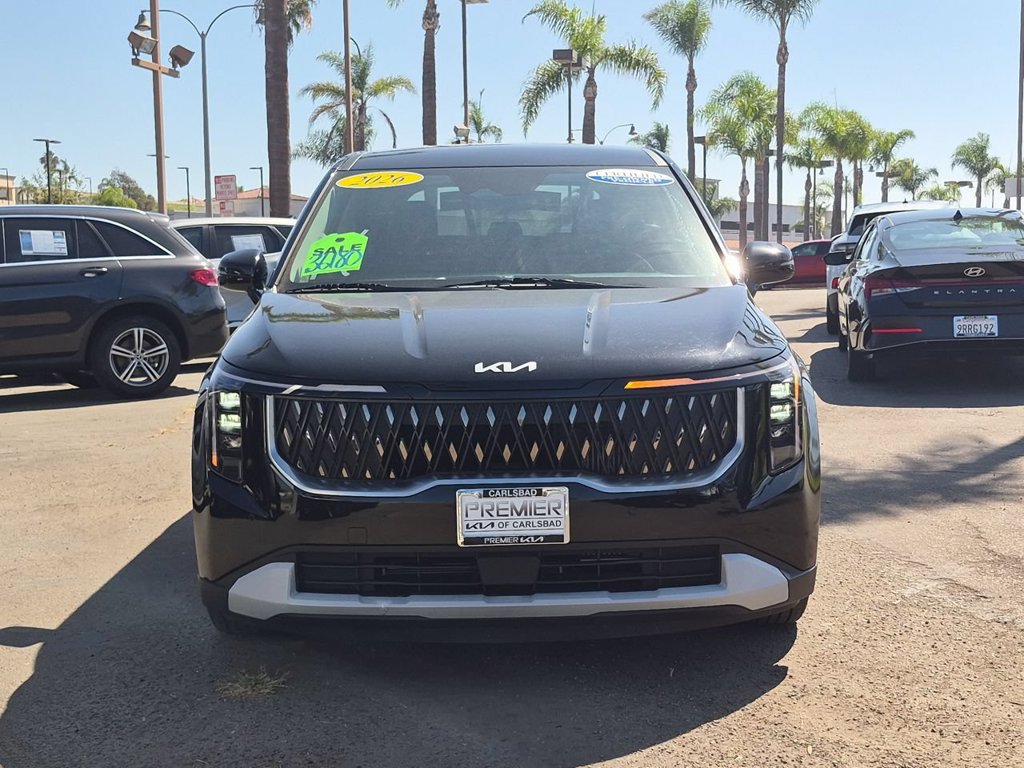 Certified 2026 Kia Carnival LXS FWD image 3