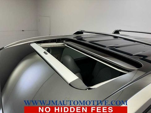 Used 2021 Toyota Highlander XLE image 11