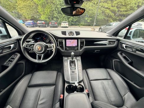 Used 2017 Porsche Macan AWD/4WD image 2