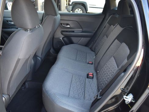 Certified 2025 Nissan Kicks SV image 28