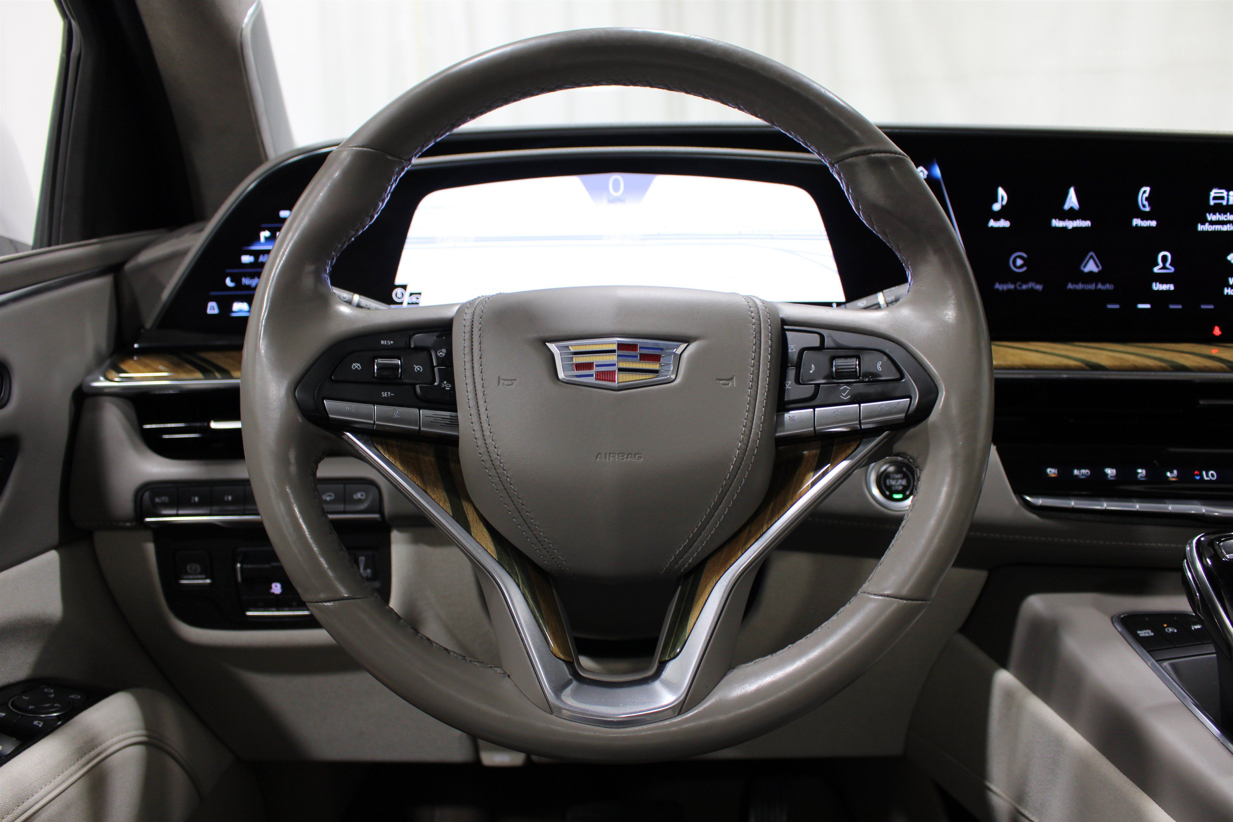 Used 2023 Cadillac Escalade Sport Platinum AWD/4WD image 11