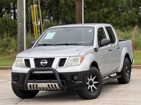 Used 2011 Nissan Frontier S RWD image 1