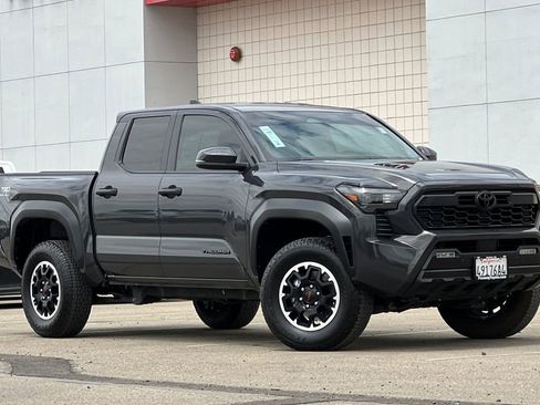 Certified 2024 Toyota Tacoma TRD Off-Road w/ TRD Off Road Upgrade Package AWD/4WD image 2
