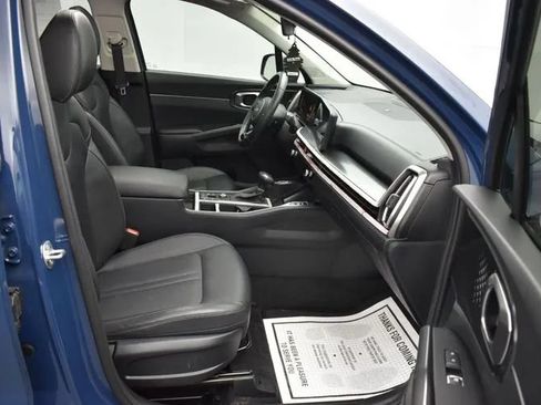 Used 2024 Kia Sorento S w/ Panoramic Sunroof Package FWD image 16