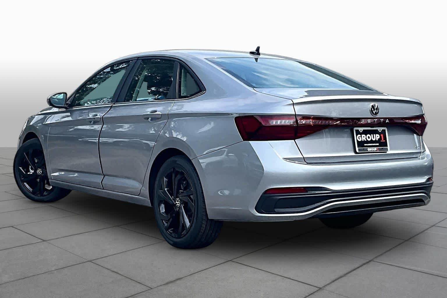 New 2027 Volkswagen Jetta SE FWD image 12