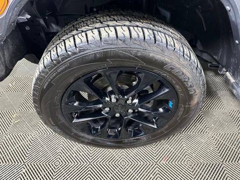 Used 2022 Jeep Wrangler Unlimited Sahara w/ Safety Group image 9