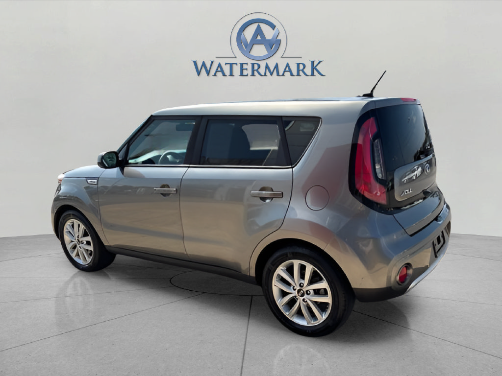 Used 2018 Kia Soul + FWD image 3