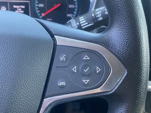 Used 2020 Chevrolet Traverse LS image 31