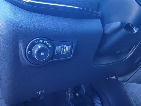 Used 2024 Jeep Compass Latitude w/ Convenience Group AWD/4WD image 23