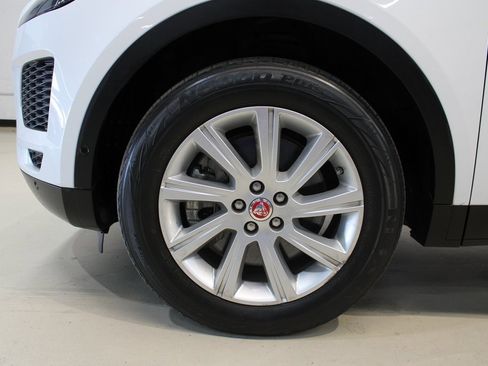 Used 2018 Jaguar E-PACE S image 10