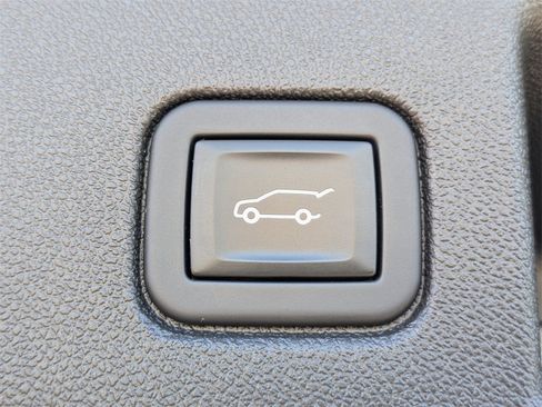 Used 2023 Chevrolet Equinox RS image 15