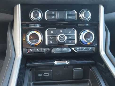 Used 2024 GMC Yukon Denali w/ Denali Reserve Package image 30