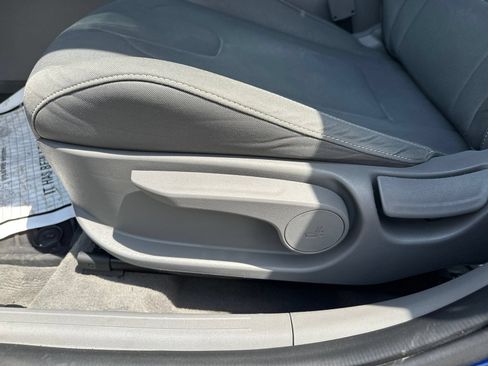 Used 2023 Hyundai Elantra SEL w/ Convenience Package FWD image 10