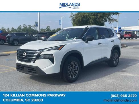 Used 2025 Nissan Rogue S AWD/4WD image 3