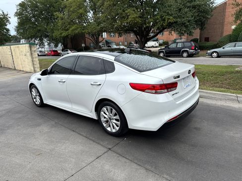Used 2016 Kia Optima EX w/ Premium Package image 10