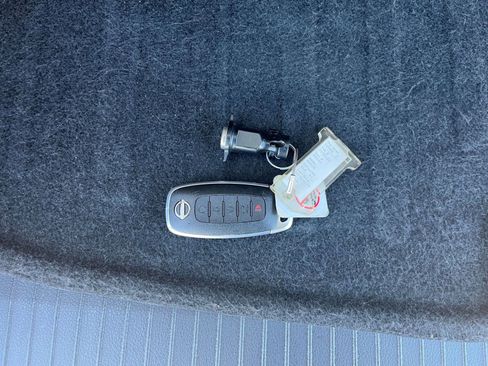 Used 2025 Nissan Rogue SV image 21