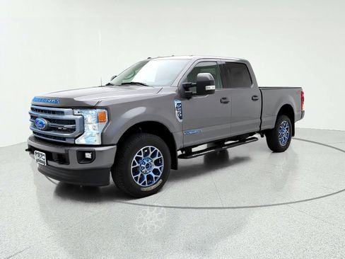 Used 2022 Ford F250 Lariat AWD/4WD image 2
