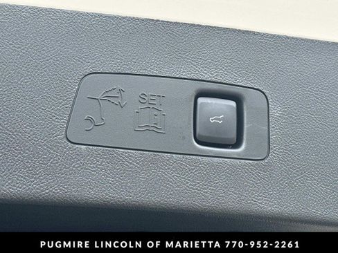 New 2026 Lincoln Corsair Premiere image 19