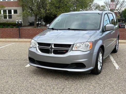 Used 2016 Dodge Grand Caravan SXT w/ Rear Park Assist Package image 16