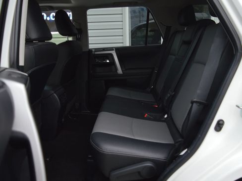 Used 2023 Toyota 4Runner SR5 Premium w/ Moonroof Package RWD image 14
