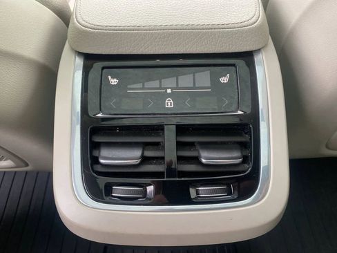Used 2019 Volvo XC90 T5 Momentum w/ Advanced Package image 22