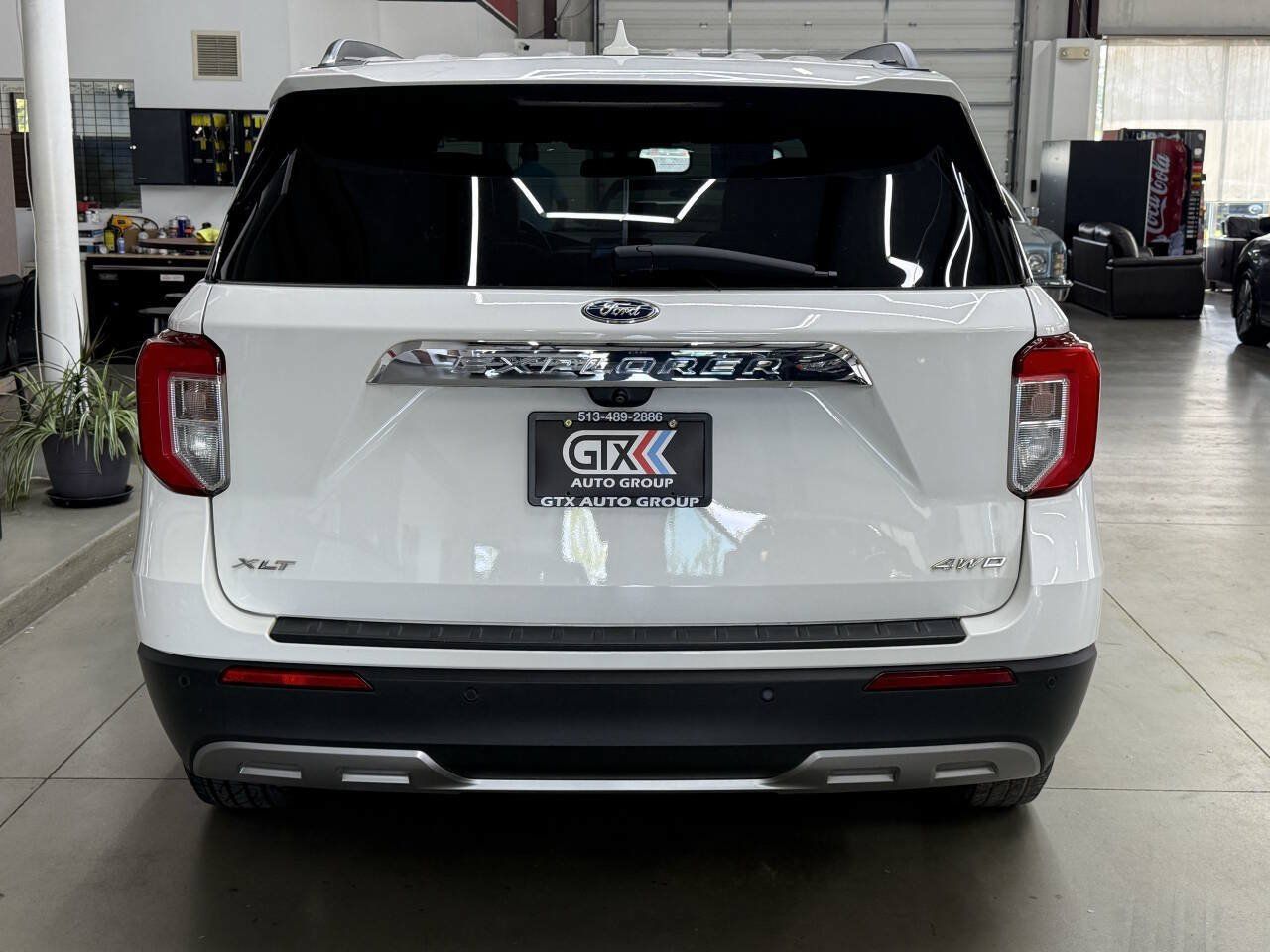 Used 2021 Ford Explorer XLT w/ Equipment Group 202A AWD/4WD image 3